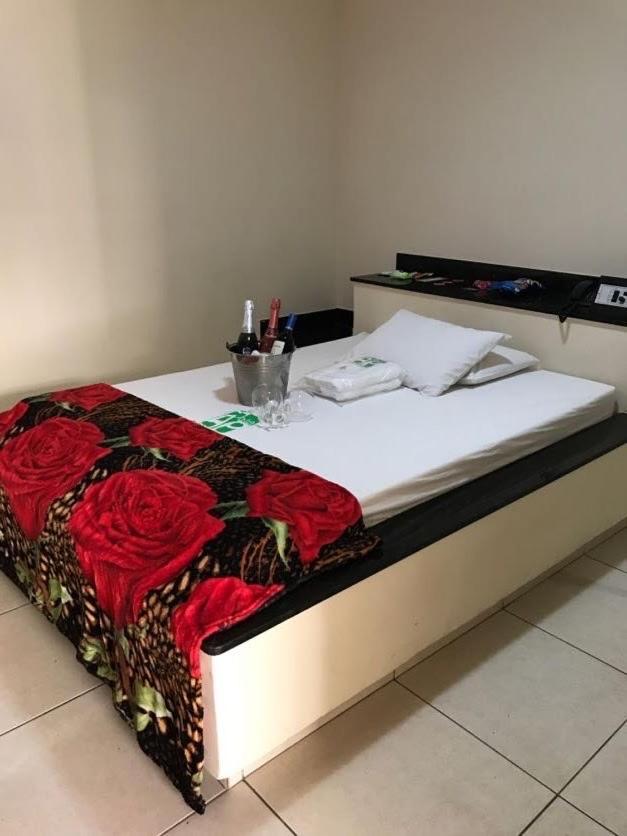 Motel& Hotel Ape Goiania !!! Eksteriør bilde